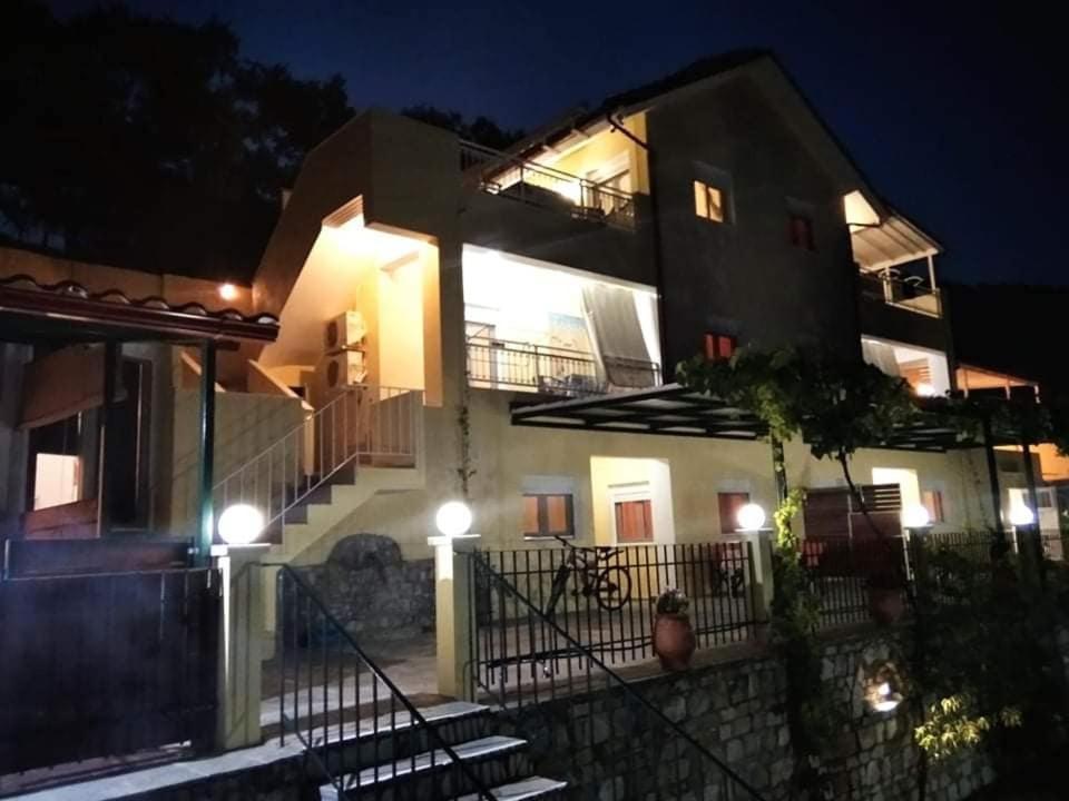 Nestor Apartments クリッシ・アモウディア エクステリア 写真